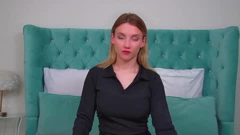 Snapshot of stacyevancesss chatting on 1, 6, 2026 StacyEvances online show from 1, 6, 2026