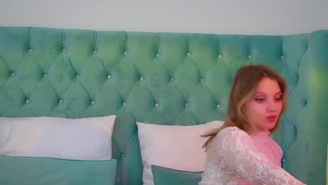 Snapshot of stacyevancesss chatting on 8, 6, 2026 StacyEvances online show from 8, 6, 2026