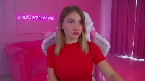 Snapshot of stacyevancesss chatting on 19, 7, 2026 StacyEvances online show from 19, 7, 2026