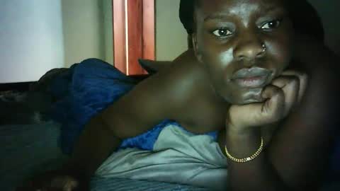 Snapshot of stacyweet chatting on 28, 11, 2025 Stacysweet chocolate online show from 28, 11, 2025