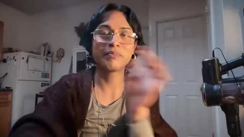 Snapshot of stargirlrising chatting on 4, 4, 2026 STAR online show from 4, 4, 2026