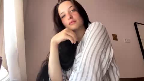 Snapshot of starlabieler chatting on 26, 6, 2026 Lola online show from 26, 6, 2026