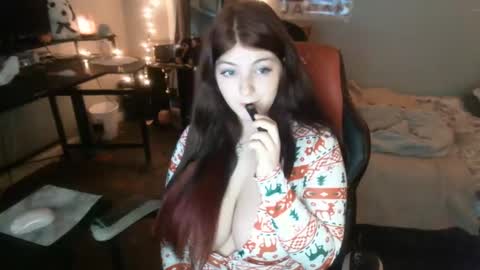 Snapshot of starlight09102 chatting on 23, 12, 2024 Starlight online show from 23, 12, 2024