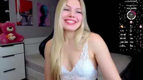 Snapshot of starlight_2004 chatting on 8, 1, 2026 Caroline online show from 8, 1, 2026