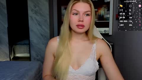 Snapshot of starlight_2004 chatting on 1, 5, 2026 Caroline online show from 1, 5, 2026