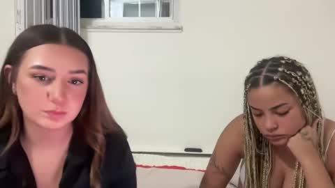 Snapshot of starqueenieee chatting on 21, 9, 2025 starqueenieee online show from 21, 9, 2025