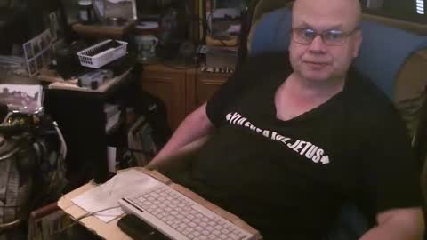 Snapshot of starterxyman chatting on 4, 10, 2025 starterxyman online show from 4, 10, 2025