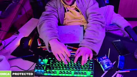 Snapshot of stechistech chatting on 3, 12, 2024 stechistech online show from 3, 12, 2024