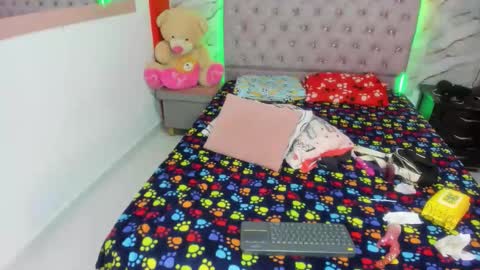 stefany_andruw online show from 7, 11, 2025