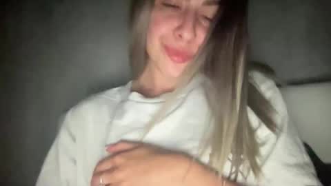 stefy_glow online show from 16, 9, 2025