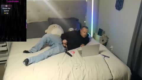 Stella and Mojo online show from 11, 11, 2025