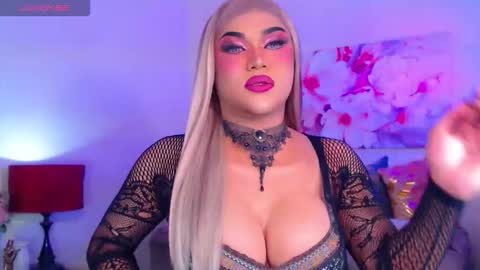 CALL ME STELLA online show from 20, 10, 2025