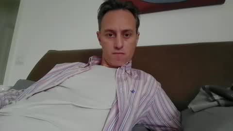 Snapshot of sten015 chatting on 7, 1, 2025 sten015 online show from 7, 1, 2025