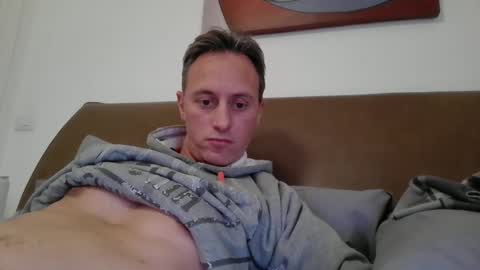 Snapshot of sten015 chatting on 7, 1, 2025 sten015 online show from 7, 1, 2025