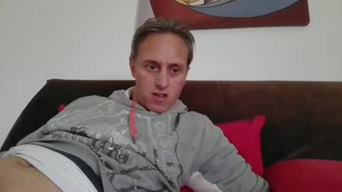 Snapshot of sten015 chatting on 7, 10, 2025 sten015 online show from 7, 10, 2025