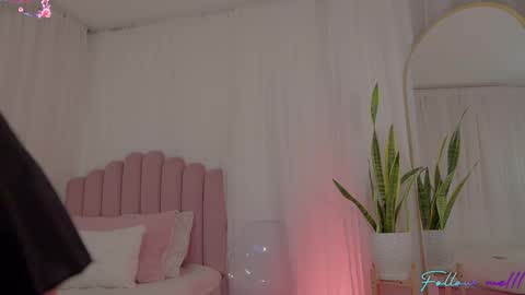 Snapshot of stephania_let chatting on 12, 10, 2025 stephania_let online show from 12, 10, 2025