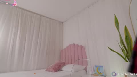 Snapshot of stephania_let chatting on 24, 11, 2025 stephania_let online show from 24, 11, 2025