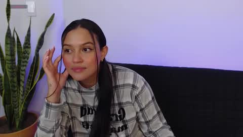 Stephanie  online show from 27, 11, 2025