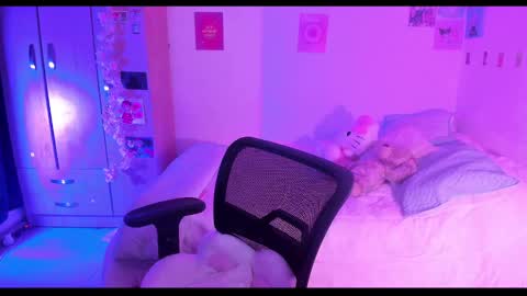 Stephanie  online show from 17, 2, 2025