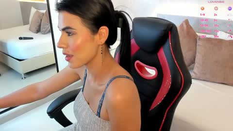 S T E P H A N Y A online show from 23, 10, 2025