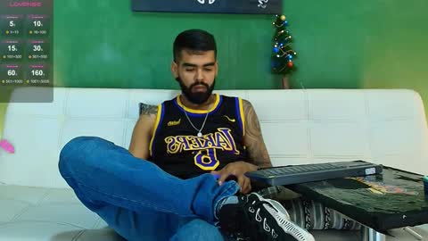 Snapshot of stephenbrown_ chatting on 16, 12, 2025 ................ online show from 16, 12, 2025