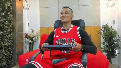    online show from 28, 2, 2026