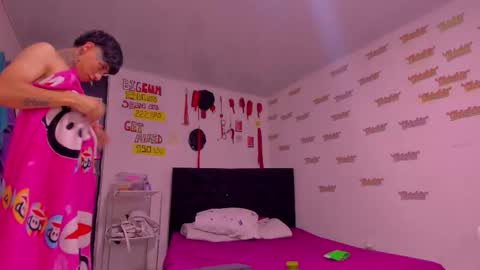 Snapshot of stevenfortaniax chatting on 5, 10, 2025 TANIA-STEVEN online show from 5, 10, 2025