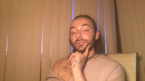 Snapshot of stevey_94 chatting on 18, 9, 2025 gay tease online show from 18, 9, 2025