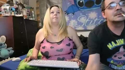 Tasha and Drew online show from 20, 11, 2025