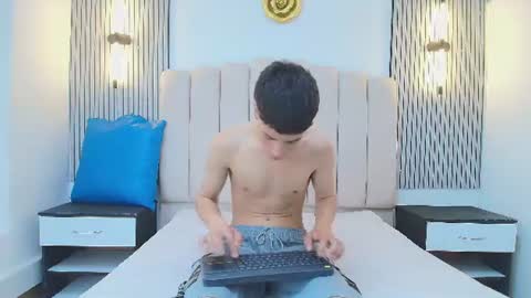 stiven_cooper2 online show from 22, 6, 2026