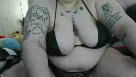 stonedbbw01 online show from 19, 11, 2025