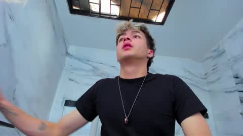 Snapshot of stonne69 chatting on 17, 10, 2025 stonne69 online show from 17, 10, 2025