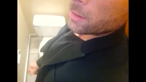 Snapshot of stopshottttt chatting on 27, 10, 2025 stopshottttt online show from 27, 10, 2025