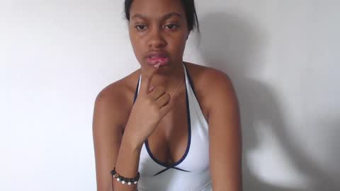 Snapshot of stormihills_ chatting on 28, 5, 2026 stormihills_ online show from 28, 5, 2026