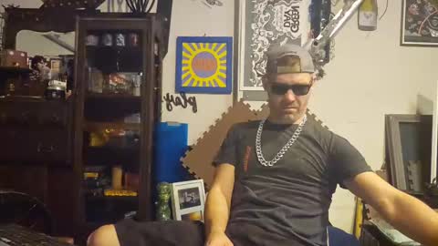 Str8 online show from 10, 2, 2025