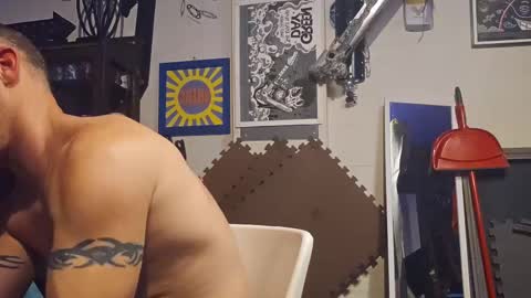 Str8 online show from 10, 2, 2025