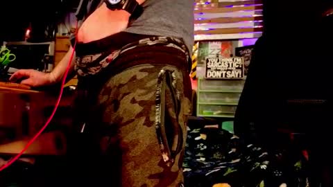 Str8 online show from 11, 2, 2026