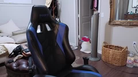 Snapshot of str8whiteboy21 chatting on 25, 9, 2025 str8whiteboy21 online show from 25, 9, 2025