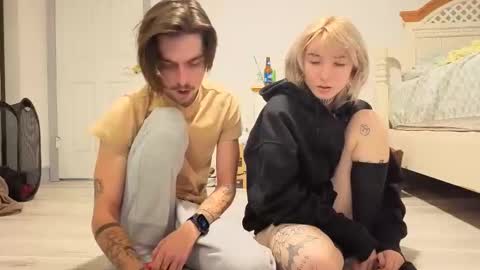 Snapshot of str8whiteboy21 chatting on 11, 11, 2025 str8whiteboy21 online show from 11, 11, 2025