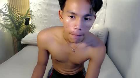 Snapshot of straight_moreno69 chatting on 24, 4, 2026 James online show from 24, 4, 2026