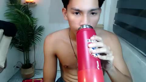 Snapshot of straight_moreno69 chatting on 28, 4, 2026 James online show from 28, 4, 2026