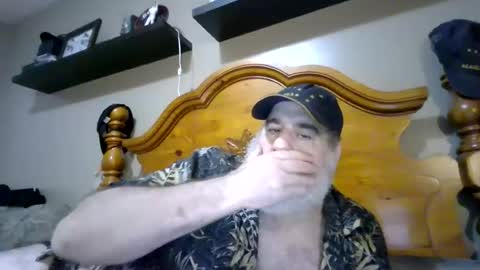 Snapshot of straightbear4you chatting on 31, 7, 2026 Straightbear4you online show from 31, 7, 2026