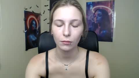 Snapshot of stranger_giirl chatting on 5, 8, 2026 Amalia online show from 5, 8, 2026