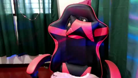 Snapshot of strawberry_ei chatting on 22, 4, 2026 just call me baby online show from 22, 4, 2026