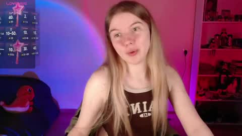 Snapshot of strawberry_juli chatting on 18, 5, 2026 Juli online show from 18, 5, 2026