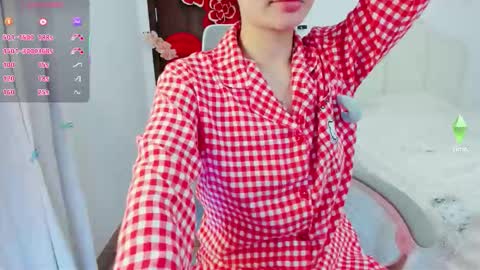Snapshot of strawberry_loveee chatting on 21, 2, 2026 strawberry_loveee online show from 21, 2, 2026