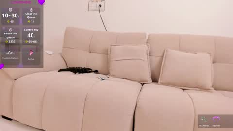 Snapshot of strawberry_ni09 chatting on 4, 11, 2025 strawberry_ni09 online show from 4, 11, 2025