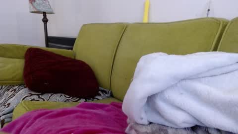 Strawberrylotsacake online show from 15, 12, 2025