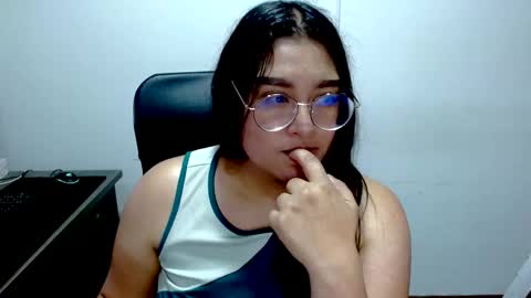 strawlux online show from 18, 5, 2026