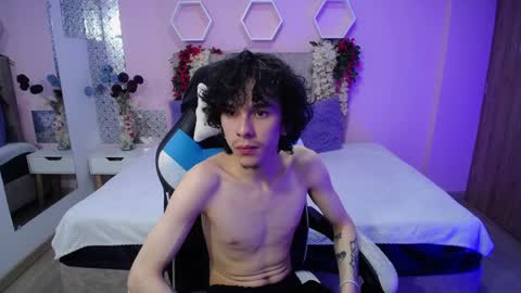 Snapshot of strip_demons chatting on 3, 12, 2024 Nikolas And Sophia online show from 3, 12, 2024